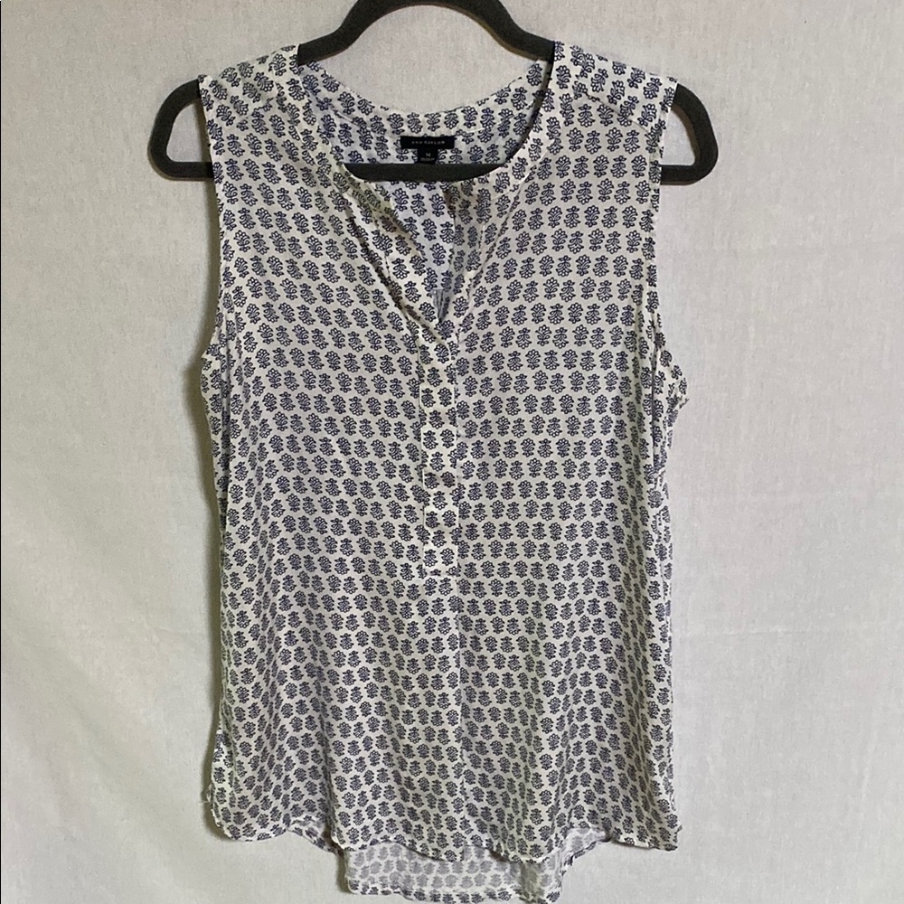 Ann Taylor  Blue and White Buttoned Blouse with Mandarin Collar Medium Viscose